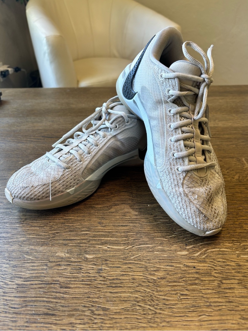 Nike React Hyperset 2 Volleyball Shoes Women’s 7 Beige Volleyball Court Sneakers